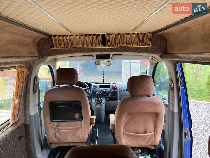 Минивэн Volkswagen Transporter 2004 в Черновцах