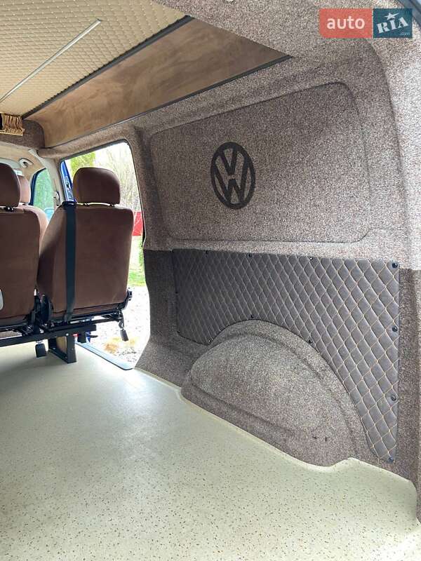 Минивэн Volkswagen Transporter 2004 в Черновцах