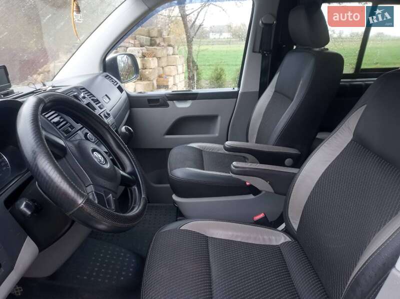 Мінівен Volkswagen Transporter 2009 в Новій Ушиці