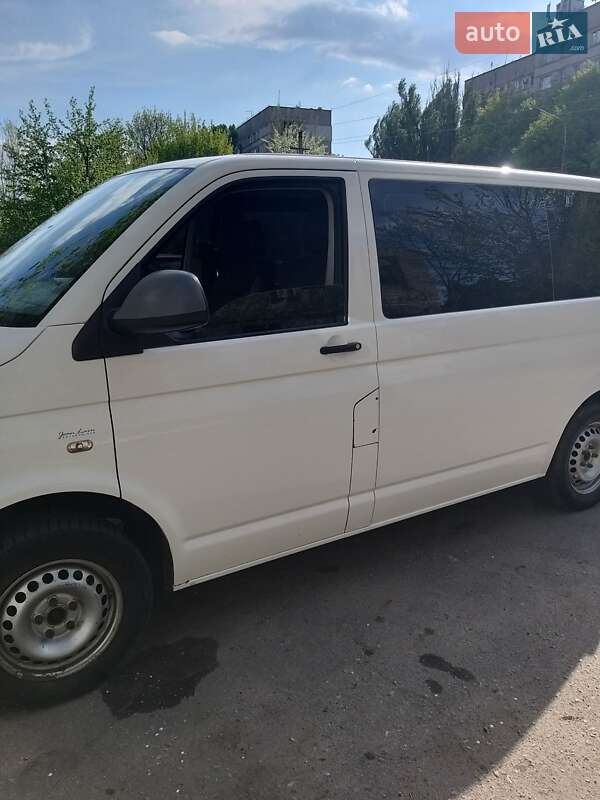 Мінівен Volkswagen Transporter 2015 в Запоріжжі