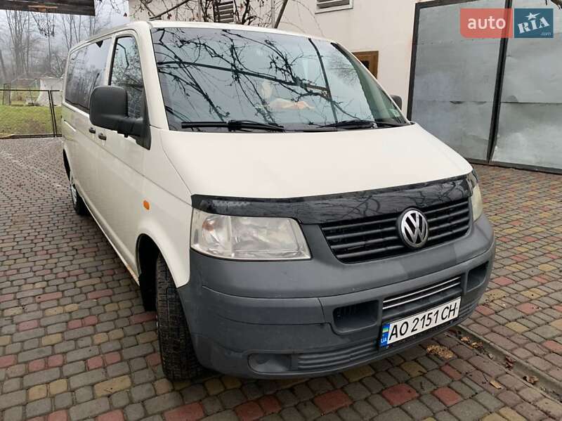 Минивэн Volkswagen Transporter 2006 в Тячеве