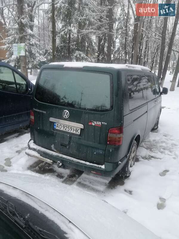 Минивэн Volkswagen Transporter 2004 в Рахове