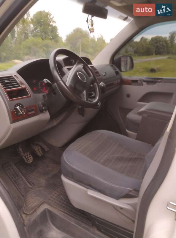 Минивэн Volkswagen Transporter 2007 в Краснограде