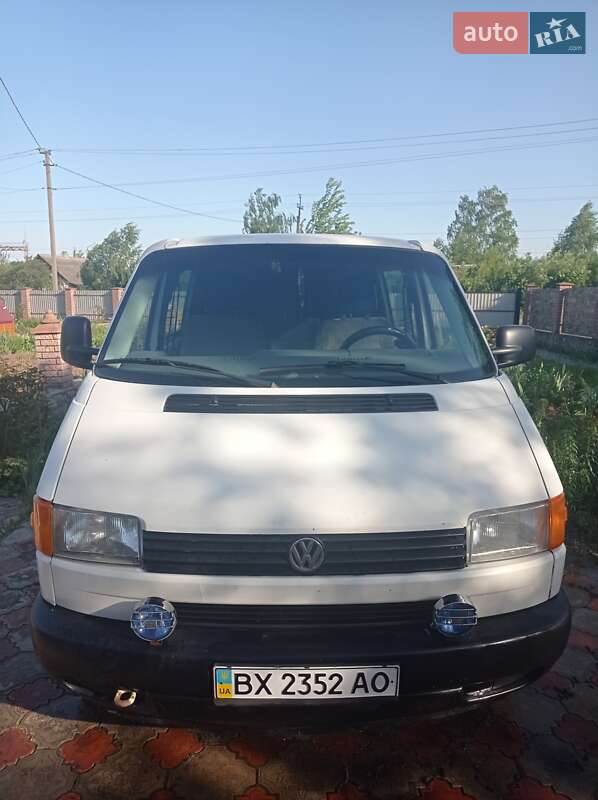 Мінівен Volkswagen Transporter 2000 в Понінці