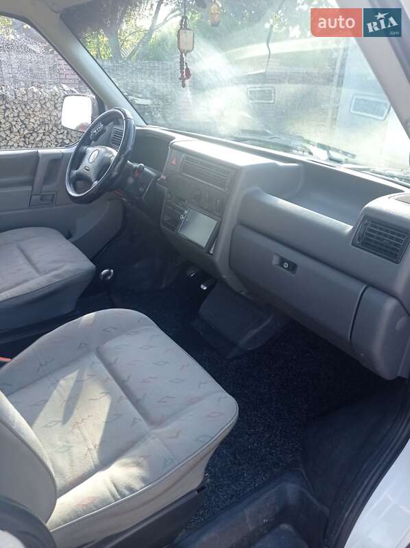 Мінівен Volkswagen Transporter 2000 в Понінці