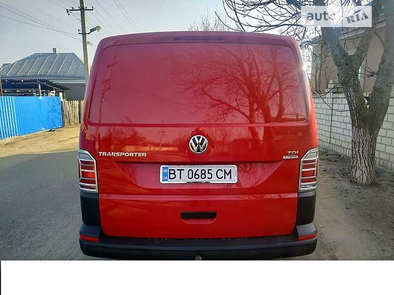 Грузовой фургон Volkswagen Transporter 2015 в Херсоне