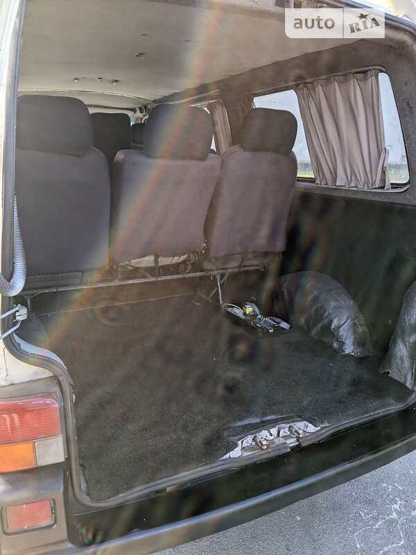 Минивэн Volkswagen Transporter 1993 в Ровно