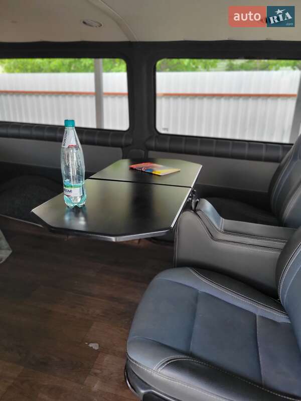 Минивэн Volkswagen Transporter 2008 в Коростышеве