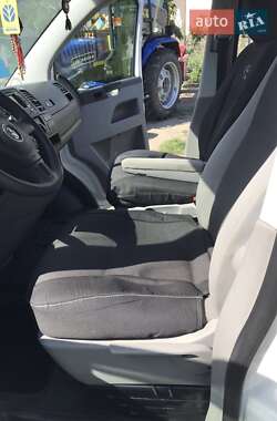 Минивэн Volkswagen Transporter 2015 в 