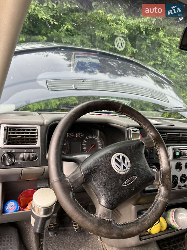 Минивэн Volkswagen Transporter 2003 в Глыбокой