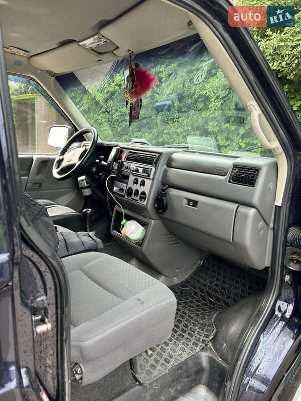 Минивэн Volkswagen Transporter 2003 в Глыбокой