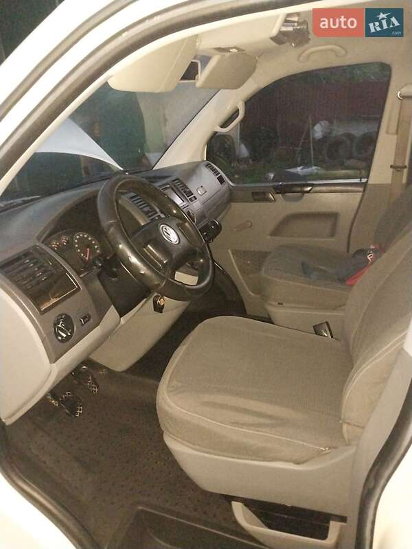 Мінівен Volkswagen Transporter 2004 в Івано-Франківську