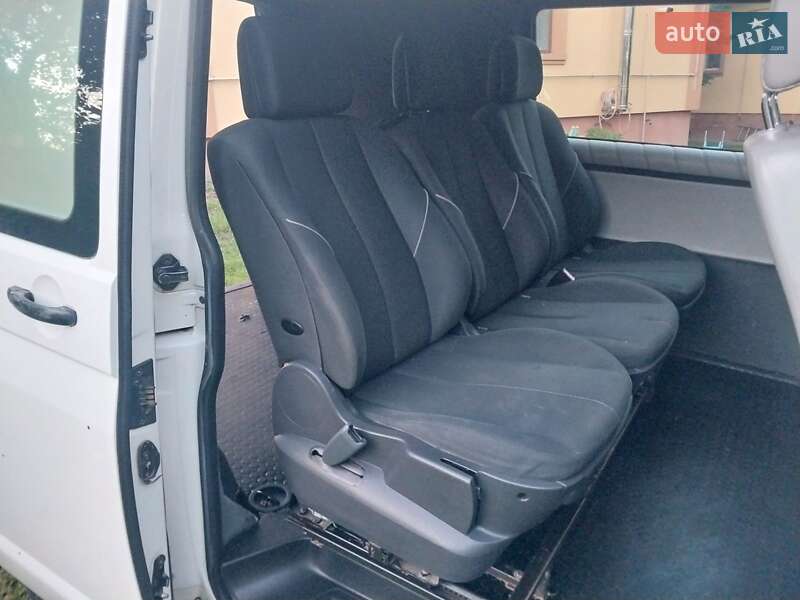 Мінівен Volkswagen Transporter 2004 в Івано-Франківську