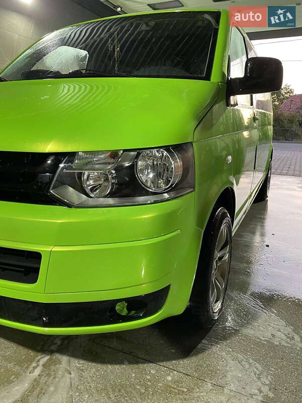 Минивэн Volkswagen Transporter 2009 в Рахове