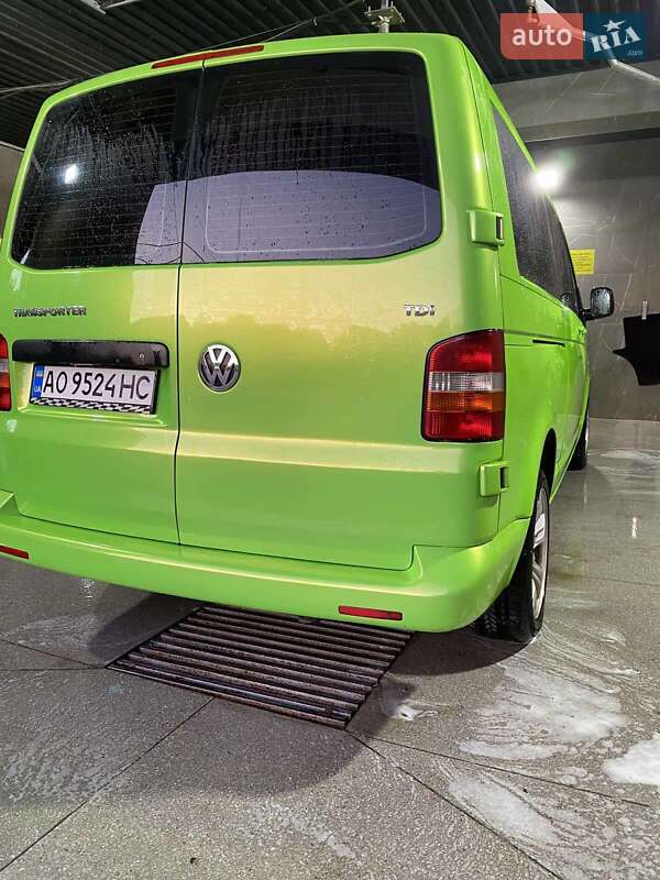 Минивэн Volkswagen Transporter 2009 в Рахове