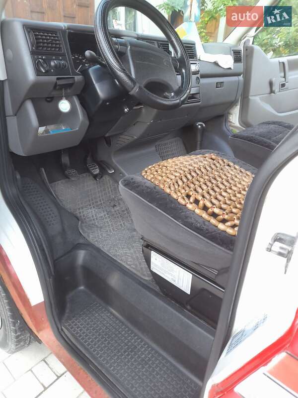 Минивэн Volkswagen Transporter 1997 в Жовкве