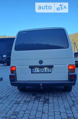 Грузовой фургон Volkswagen Transporter 2001 в Яремче