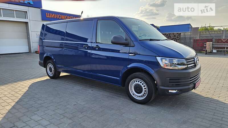 Вантажний фургон Volkswagen Transporter 2018 в Радомишлі