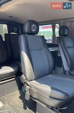 Минивэн Volkswagen Transporter 2016 в 