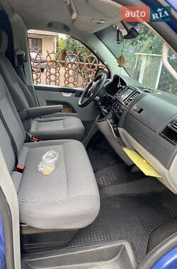 Минивэн Volkswagen Transporter 2010 в 