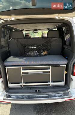 Минивэн Volkswagen Transporter 2015 в 