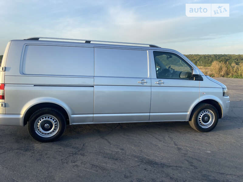 Грузовой фургон Volkswagen Transporter 2014 в Баре