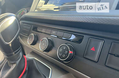Грузовой фургон Volkswagen Transporter 2020 в 