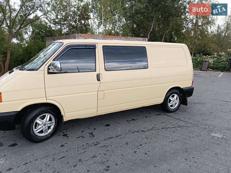 Минивэн Volkswagen Transporter 2002 в Надворной