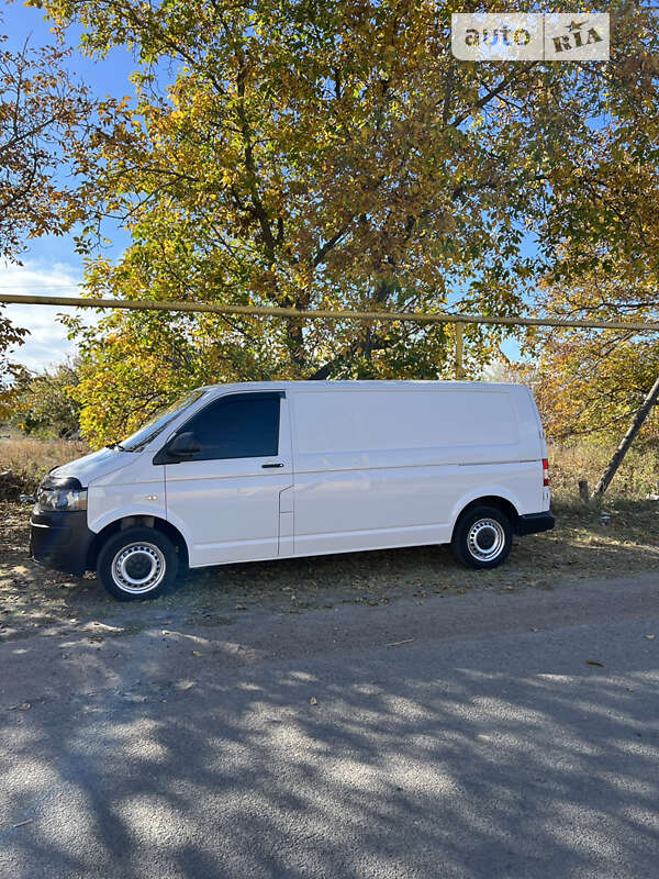Минивэн Volkswagen Transporter 2013 в Врадиевке