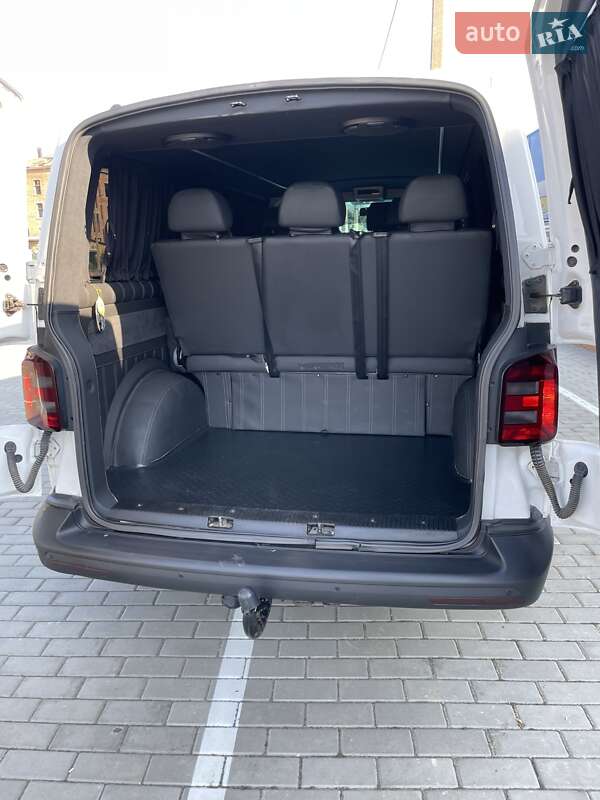Минивэн Volkswagen Transporter 2016 в Ромнах