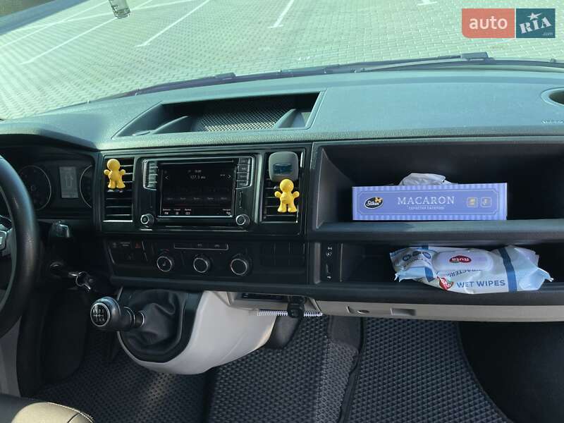 Минивэн Volkswagen Transporter 2016 в Ромнах