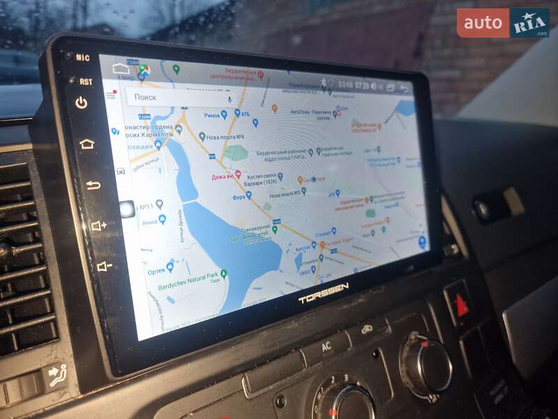 Грузопассажирский фургон Volkswagen Transporter 2011 в Бердичеве