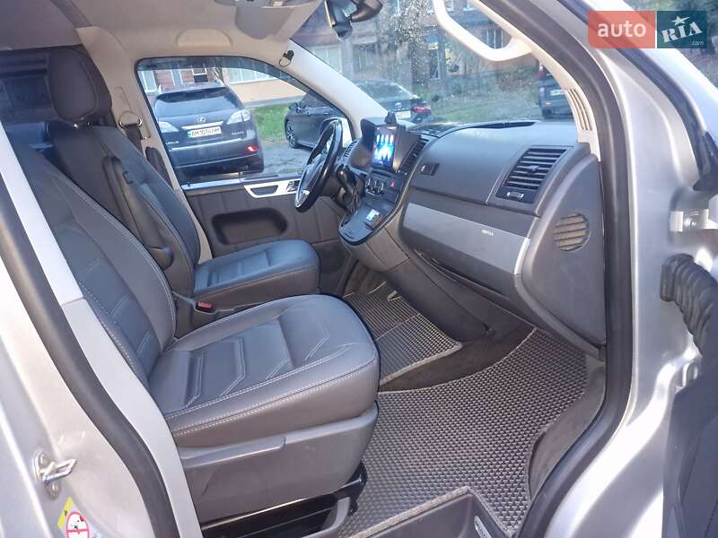 Грузопассажирский фургон Volkswagen Transporter 2011 в Бердичеве