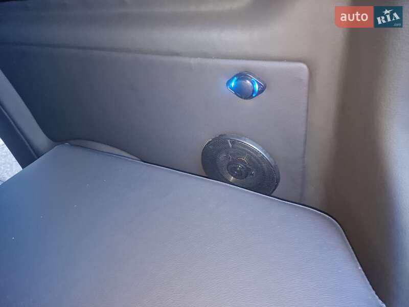 Грузопассажирский фургон Volkswagen Transporter 2011 в Бердичеве