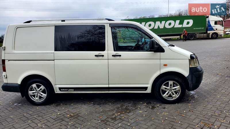 Мінівен Volkswagen Transporter 2006 в Дніпрі