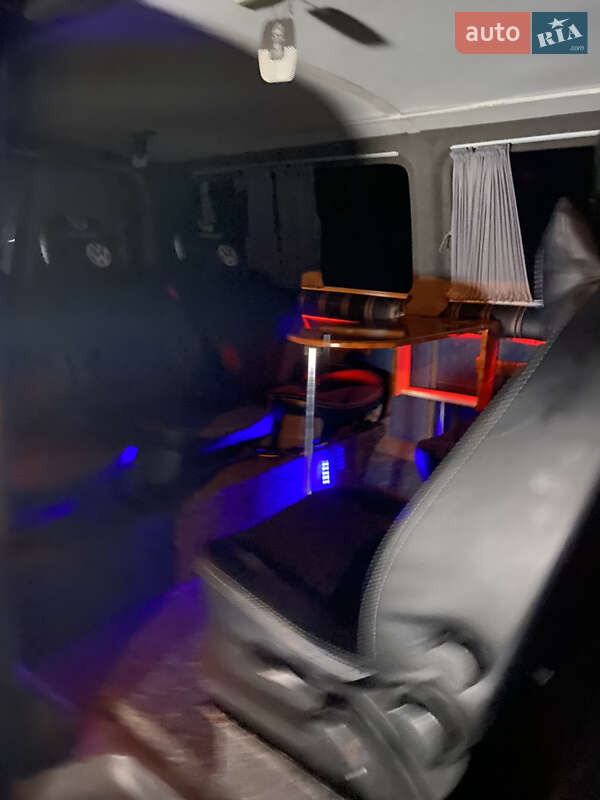 Минивэн Volkswagen Transporter 2006 в Днепре