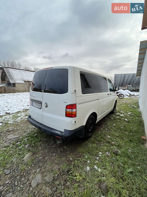 Минивэн Volkswagen Transporter 2008 в Тячеве