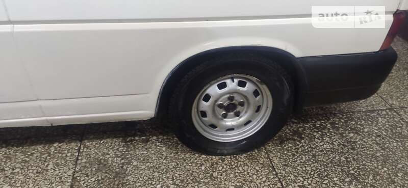 Вантажний фургон Volkswagen Transporter 2003 в Чернігові