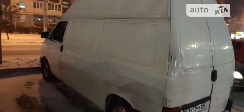 Вантажний фургон Volkswagen Transporter 2003 в Чернігові