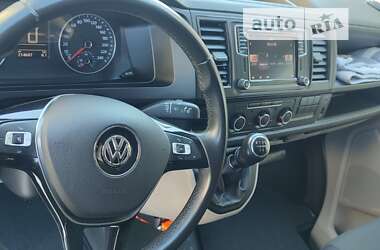 Минивэн Volkswagen Transporter 2016 в Глыбокой