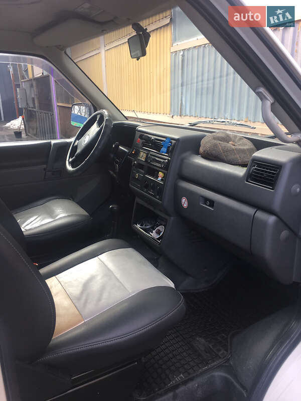 Минивэн Volkswagen Transporter 2001 в Каменец-Подольском