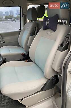 Мінівен Volkswagen Transporter 2002 в 