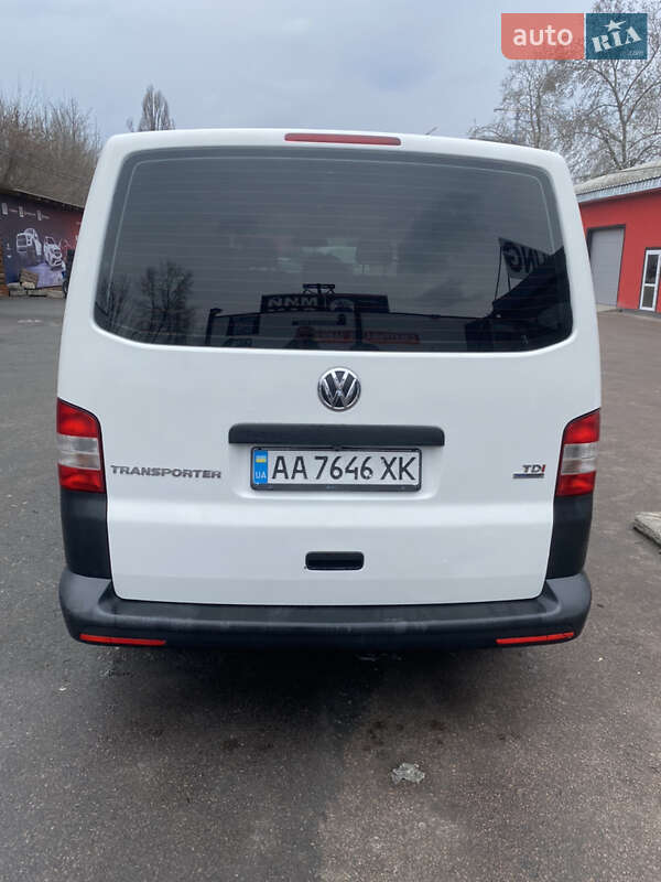 Минивэн Volkswagen Transporter 2014 в Киеве