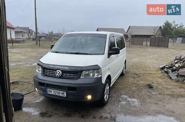 Минивэн Volkswagen Transporter 2004 в Рокитном