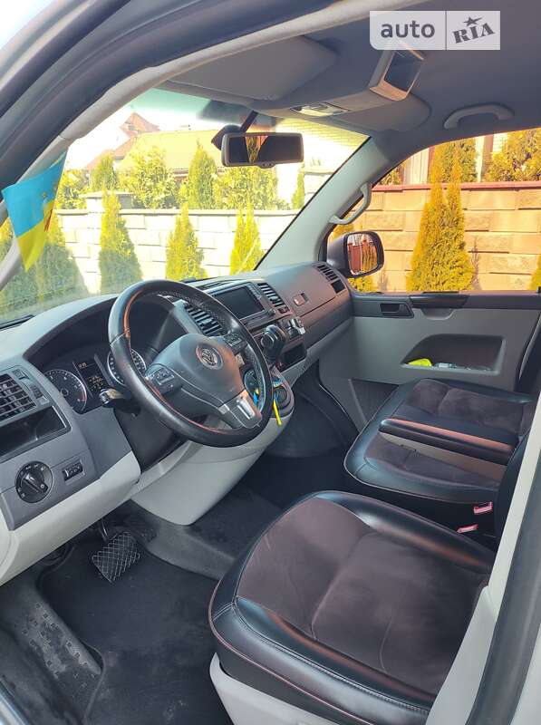 Грузопассажирский фургон Volkswagen Transporter 2014 в Луцке