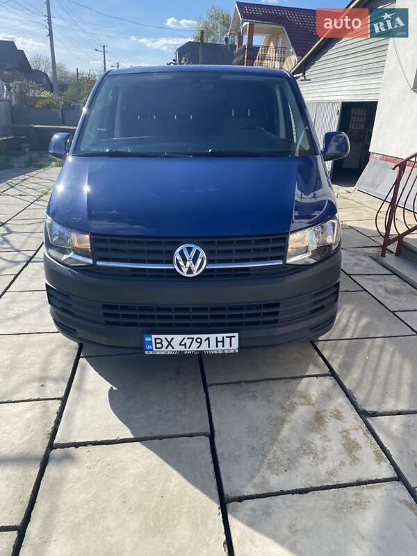 Минивэн Volkswagen Transporter 2016 в 