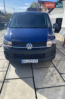 Минивэн Volkswagen Transporter 2016 в Новоселице