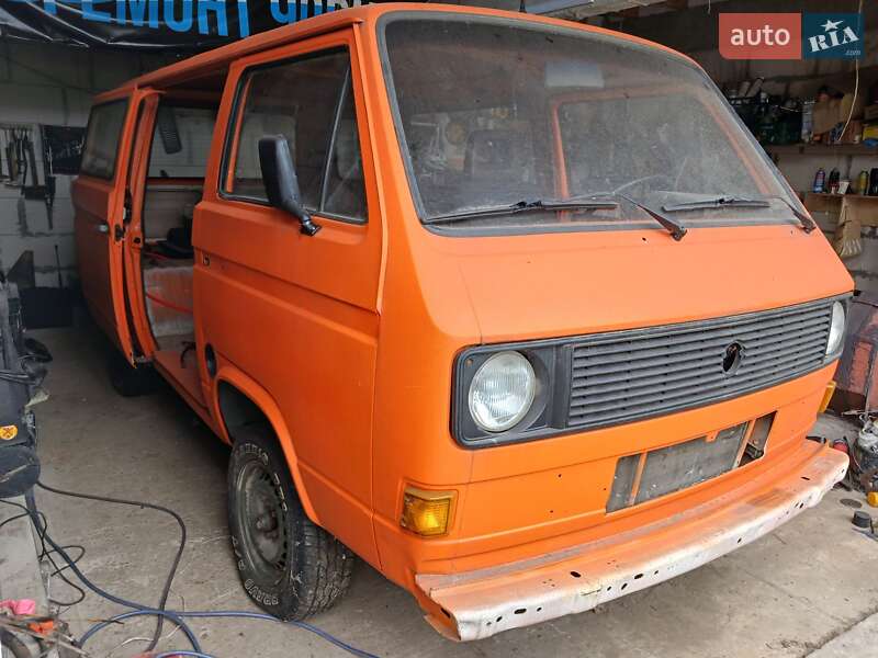 Минивэн Volkswagen Transporter 1985 в Киеве