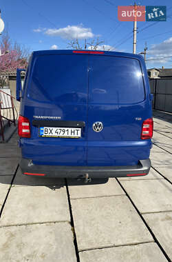 Минивэн Volkswagen Transporter 2016 в 