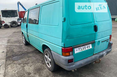 Грузопассажирский фургон Volkswagen Transporter 2000 в Ровно